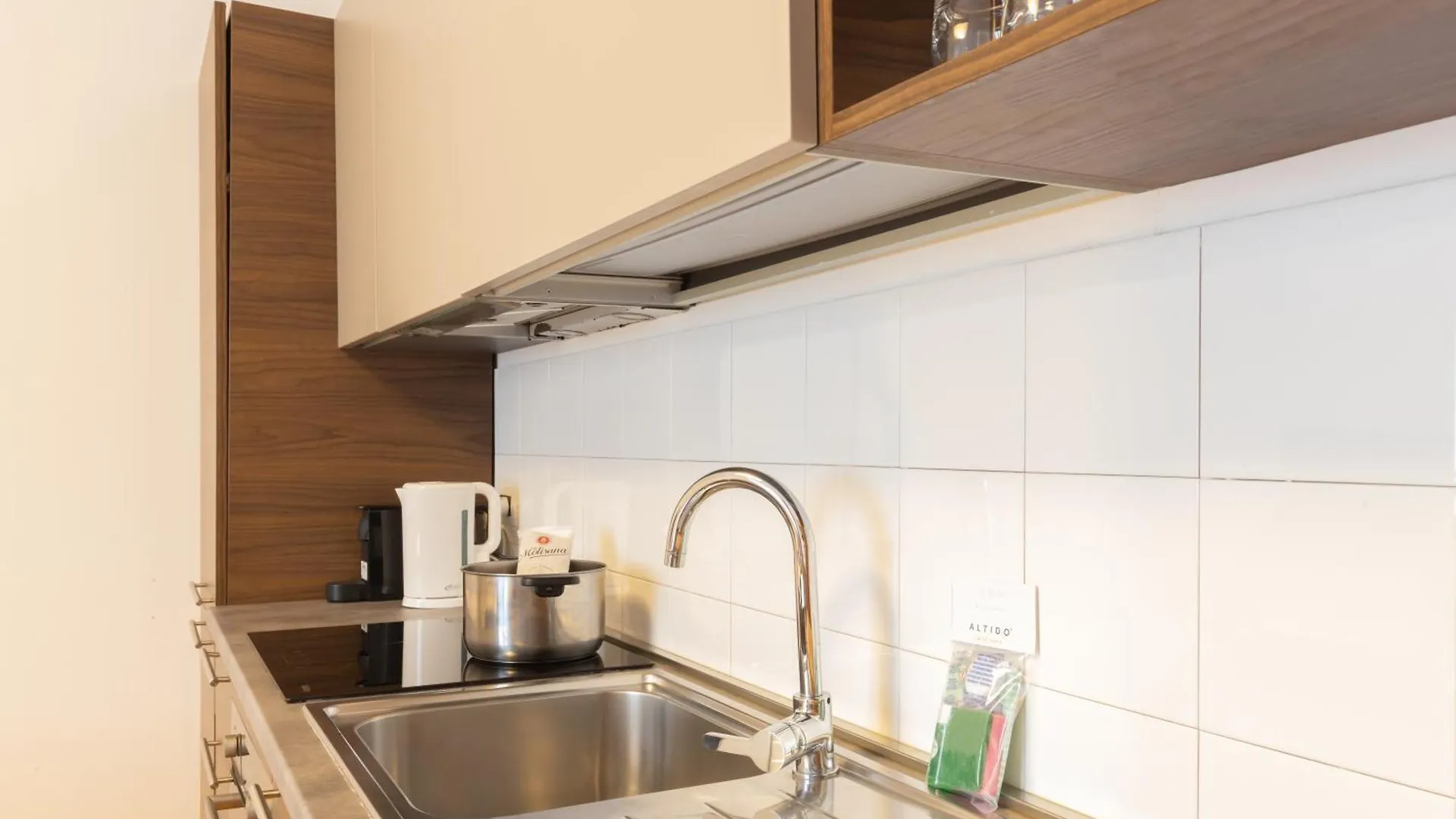 Joivy Apartments By The Lake Como 0*,